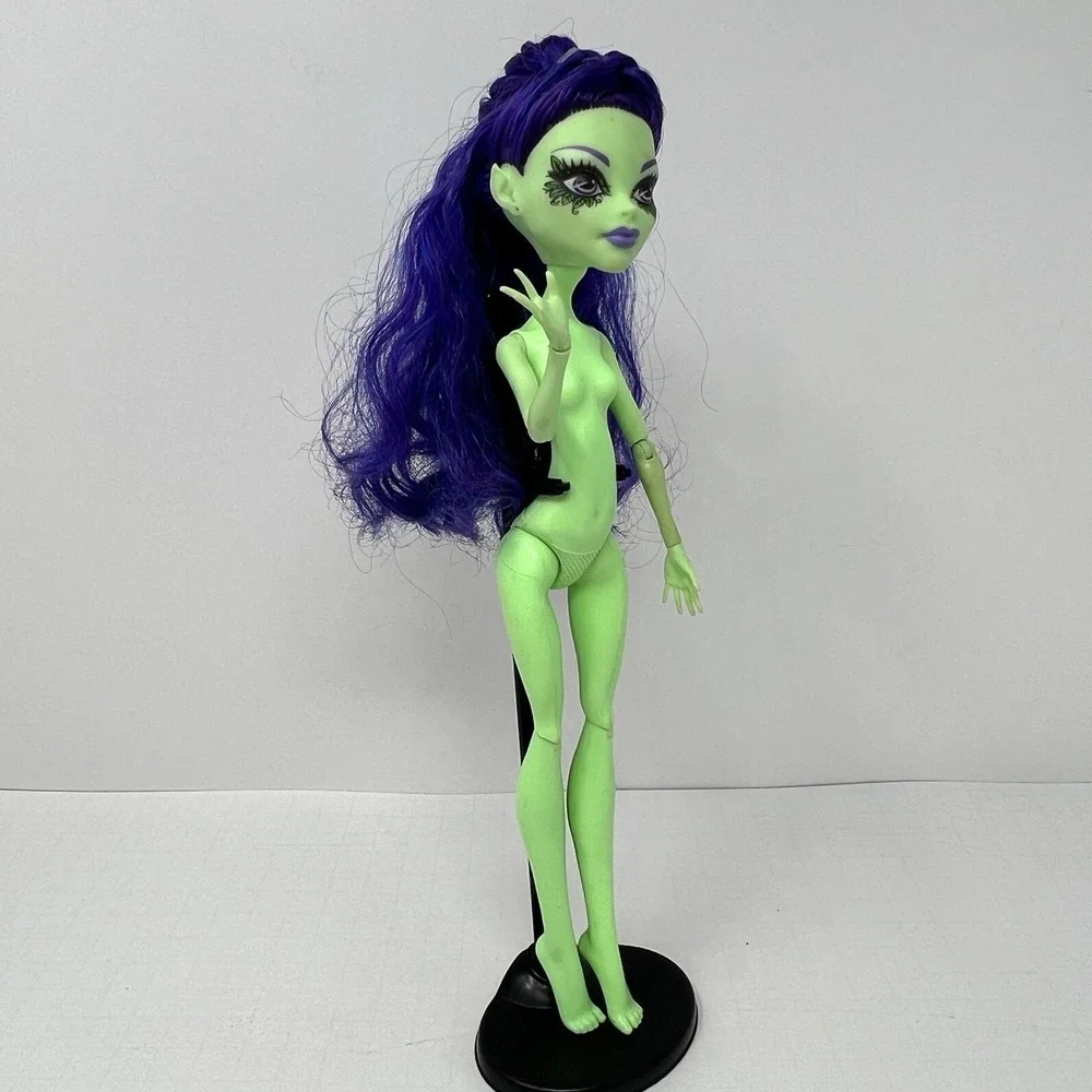 Monster High Amanita Nightshade Gloom‎ and Bloom Doll Mattel Fashion Figure 2008